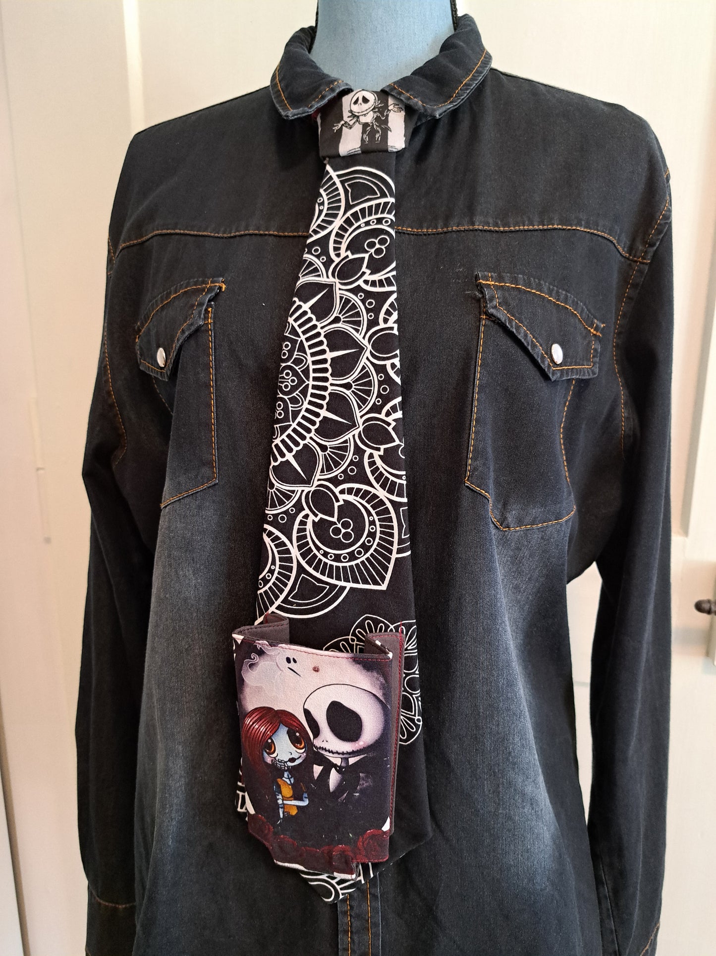 Krawatte NBC Ornament