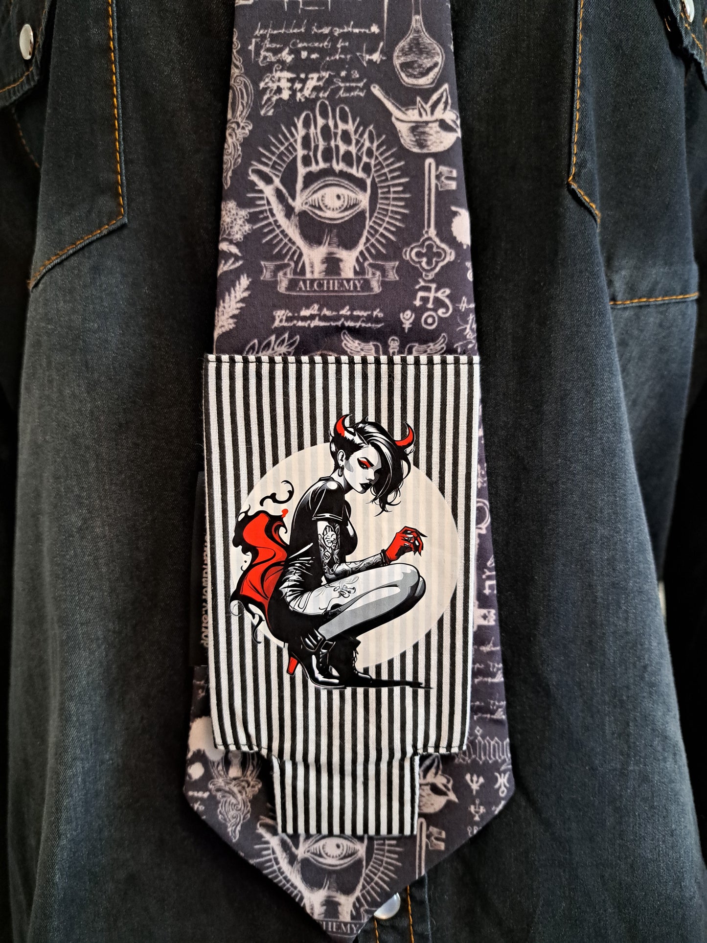 Krawatte Okkult
